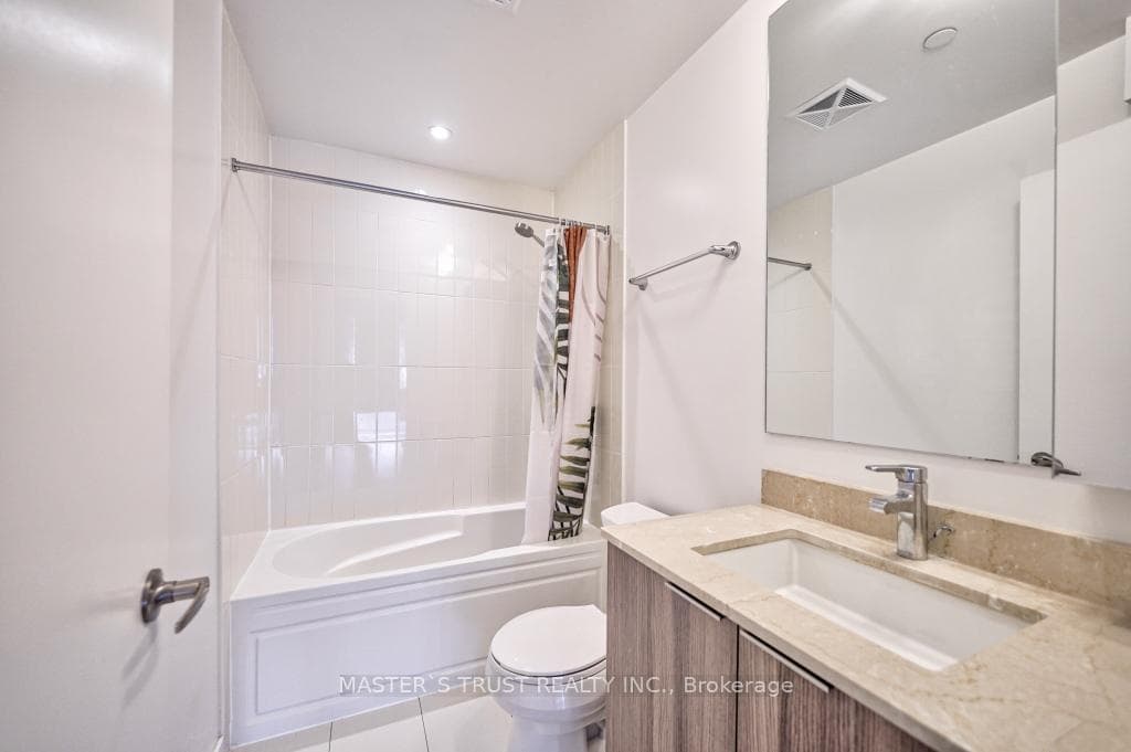 955 Bay Street Unit 3001 photo 19