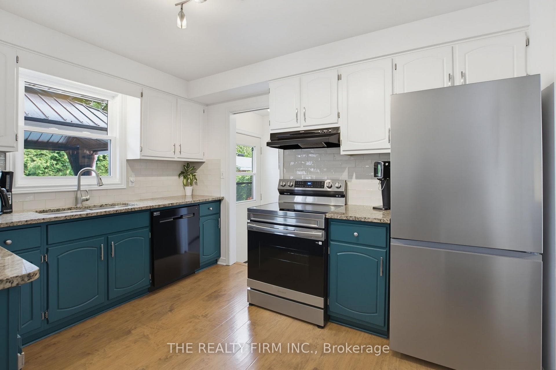 493 Maple Street photo 12