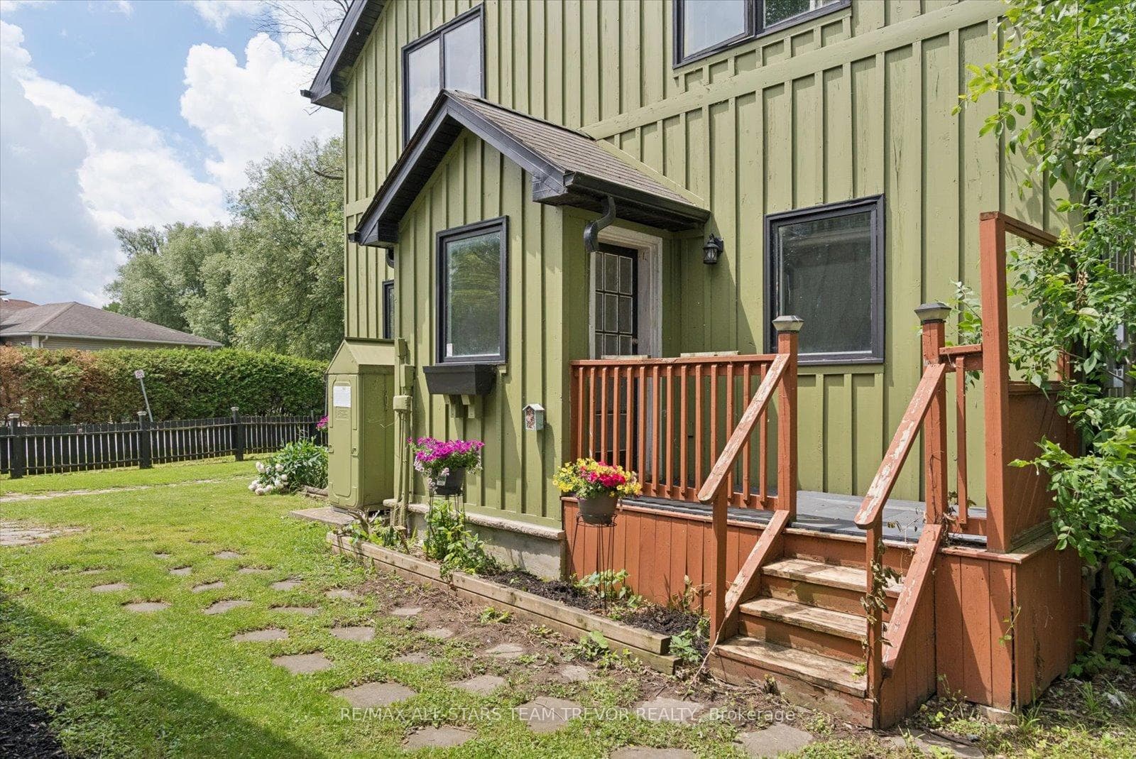 314 Glenwoods Avenue photo 30