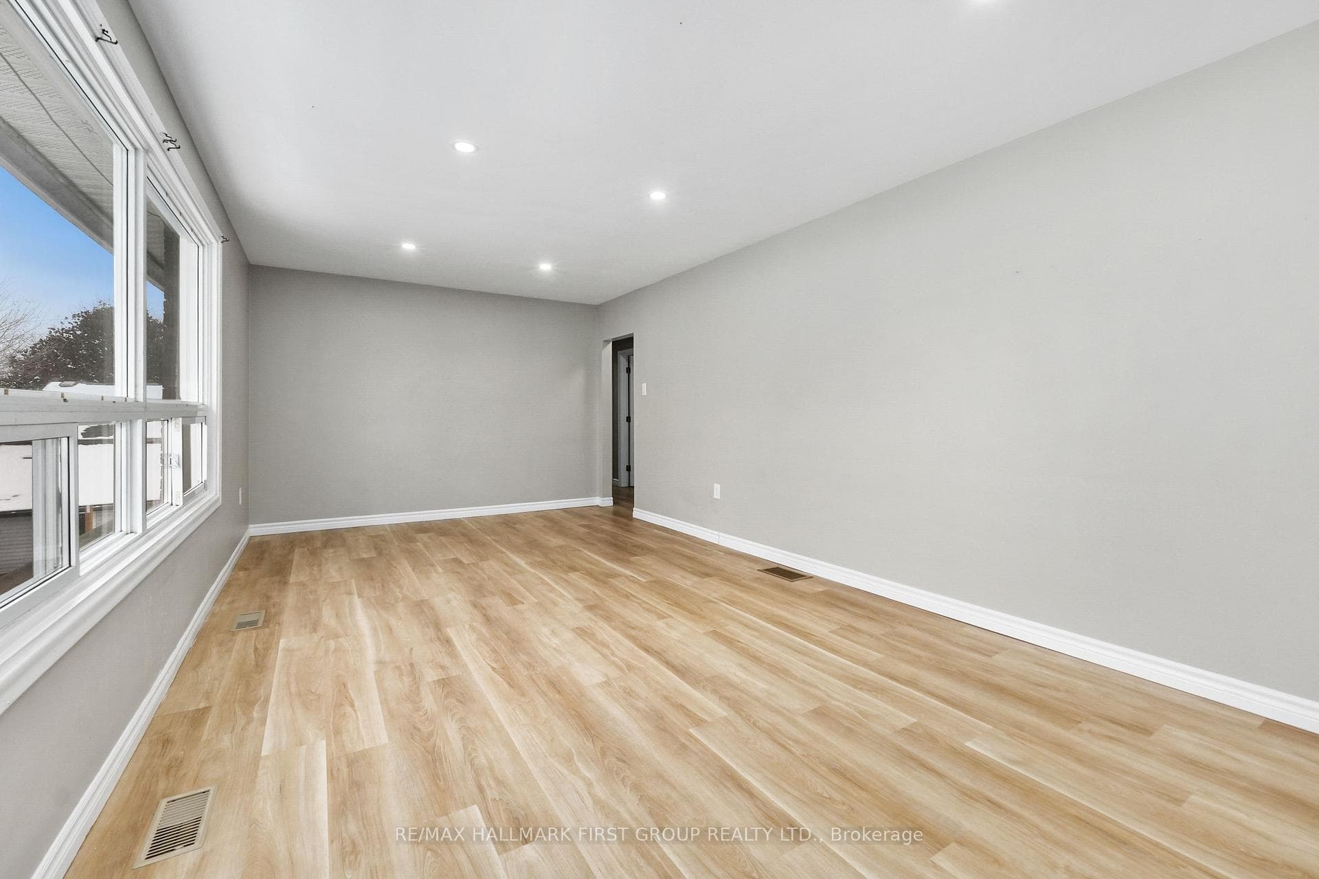 176 Sydenham Street Unit Upper photo 14