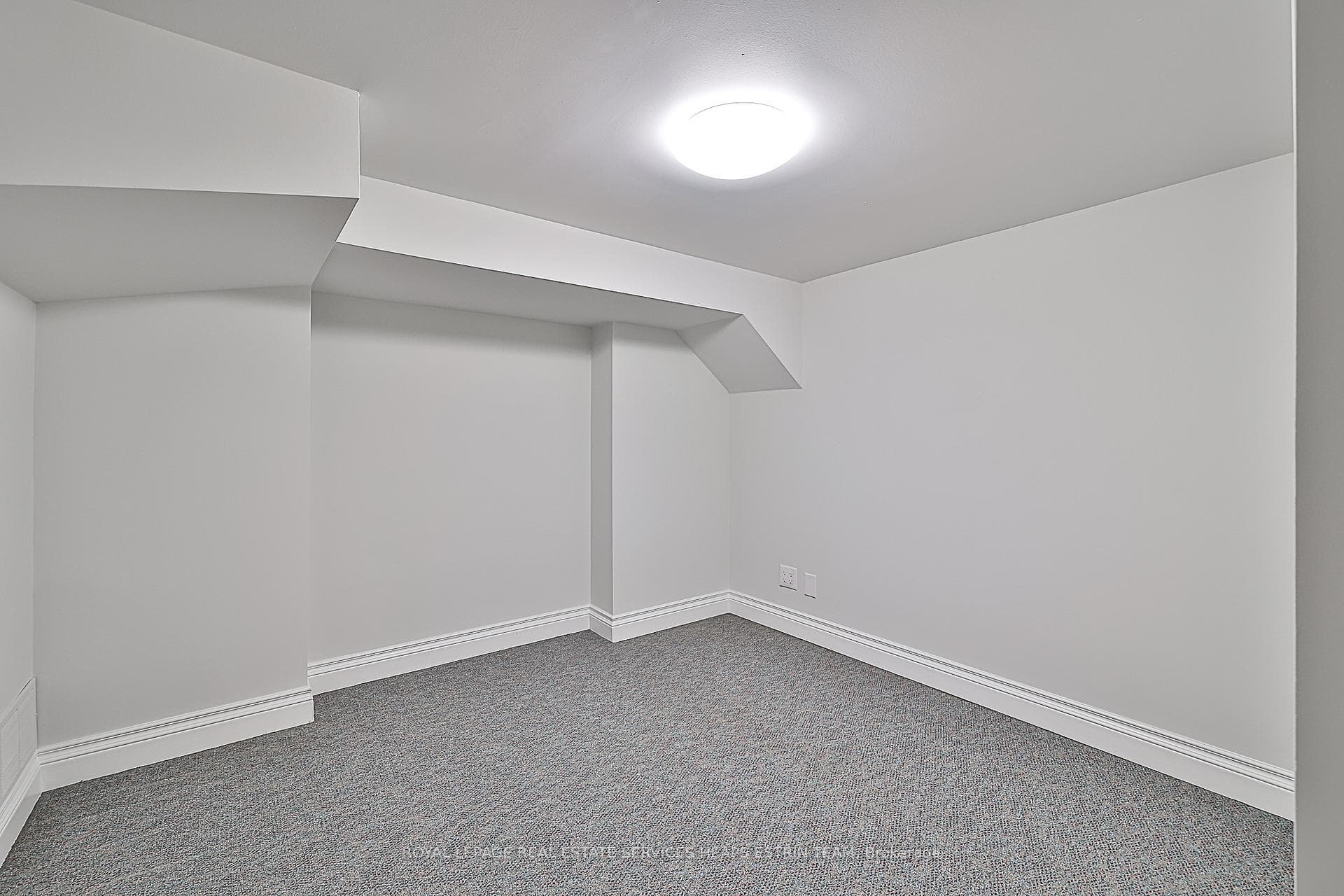 27 Southlea Avenue photo 32