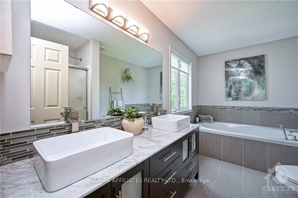 1597 DUPLANTE Avenue photo 18