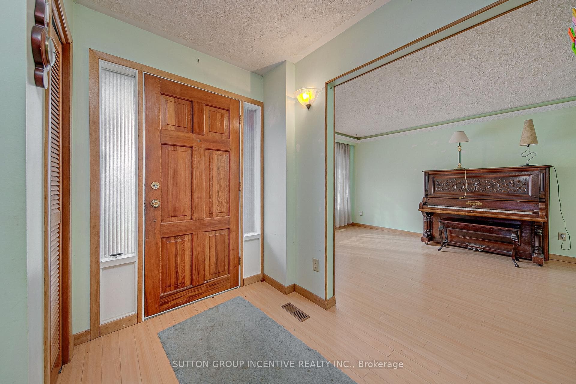 64 Collete Crescent photo 5