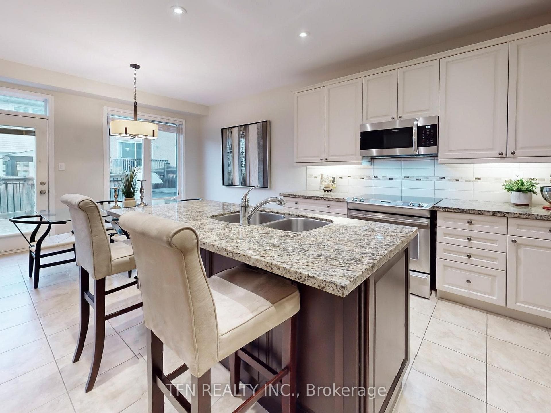 1715 Kalmar Avenue photo 8