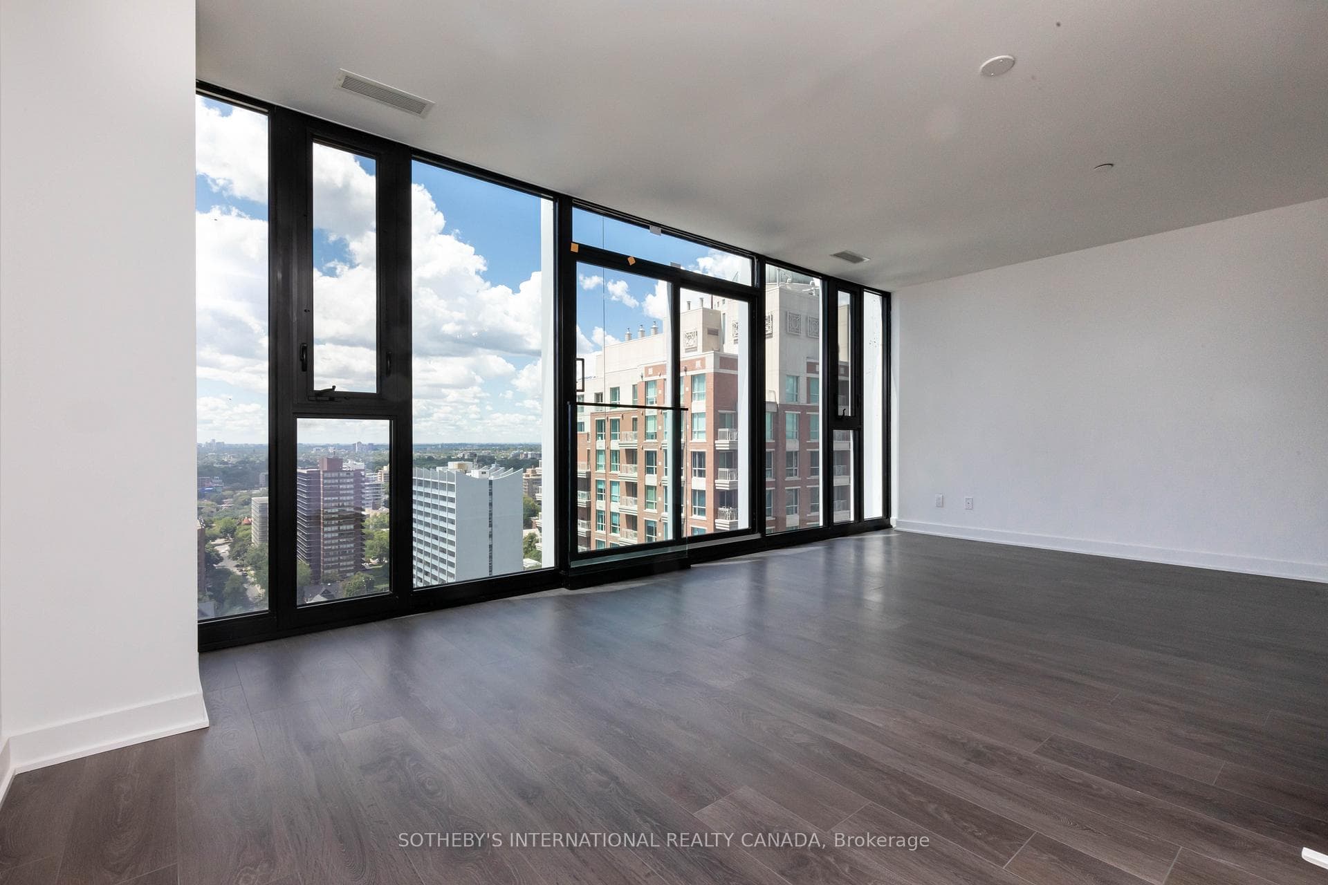 188 Cumberland Street Unit 2510 photo 4