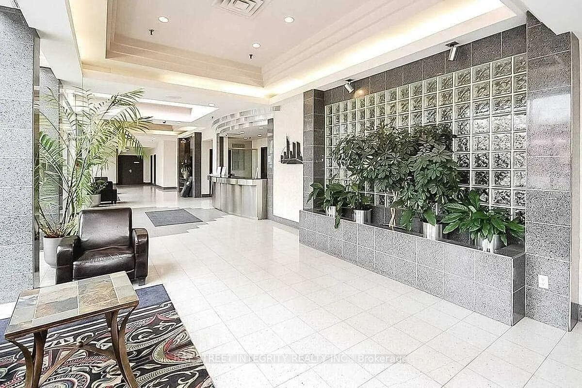 265 Enfield Place Unit 1011 photo 4