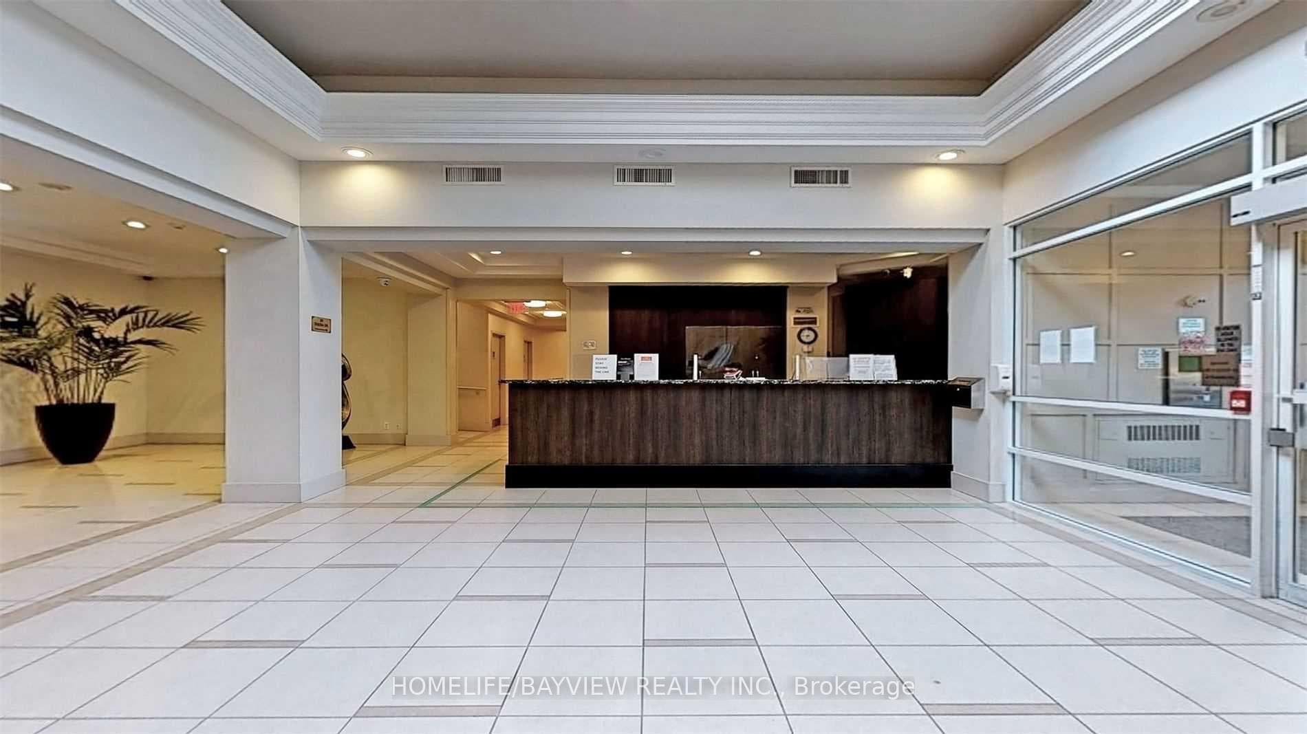 50 Disera Drive Unit 906 photo 3