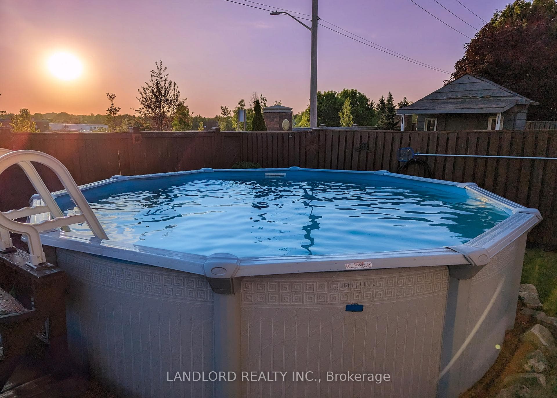 115 Hagerman Crescent photo 22