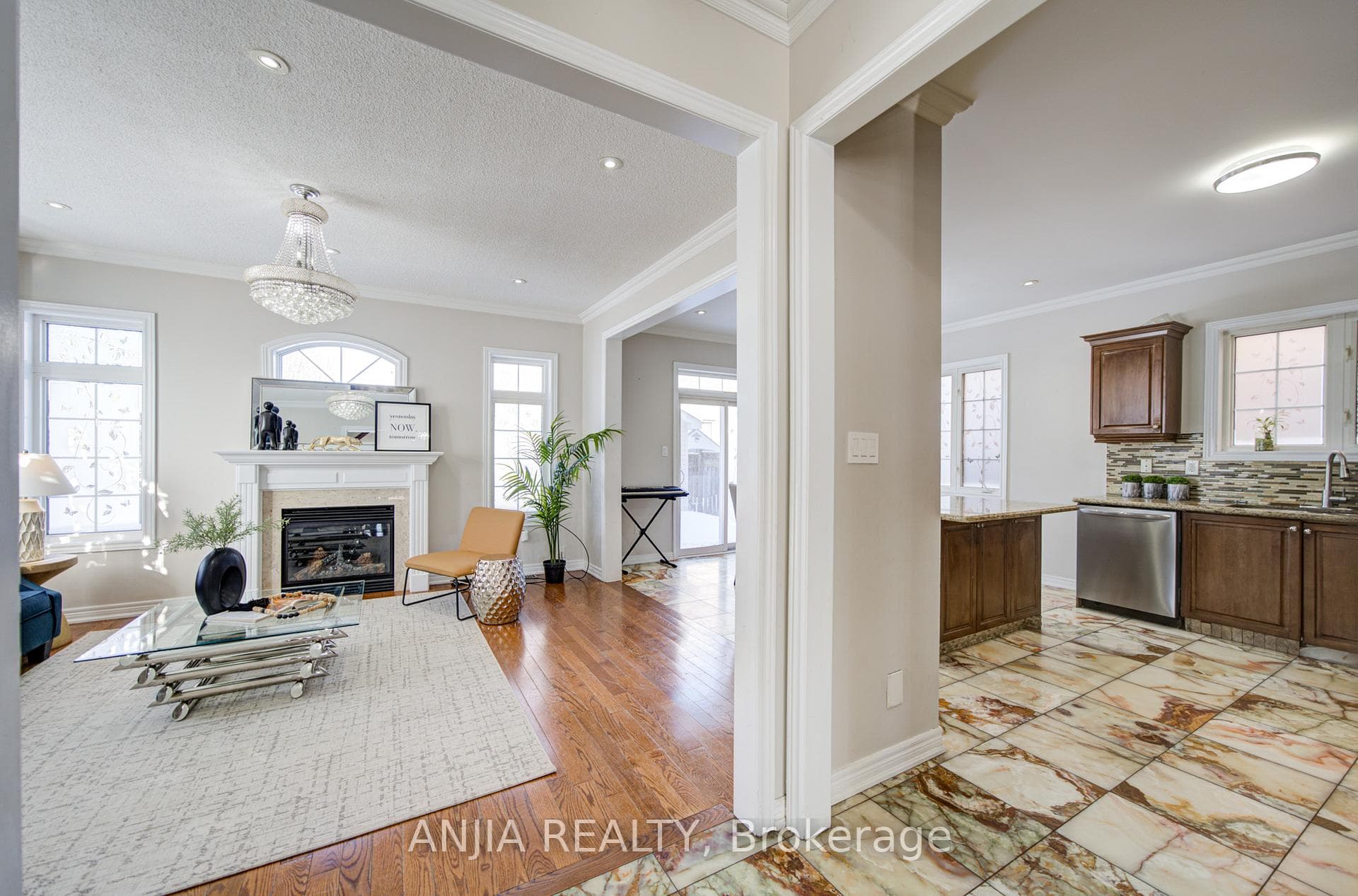 42 Reginald Lamb Crescent photo 13
