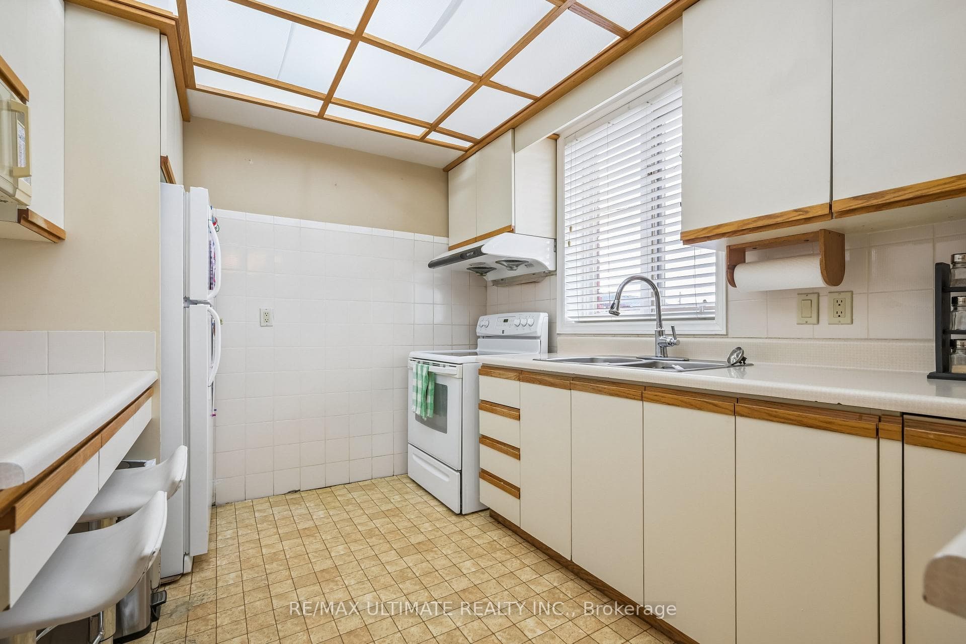 165 Sellers Avenue photo 7