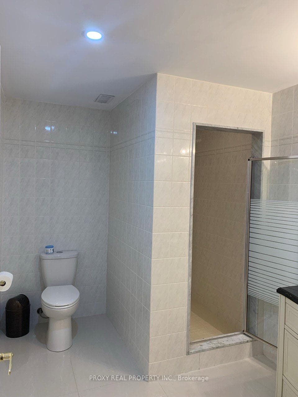 119 Leyburn Avenue Unit Basment photo 9