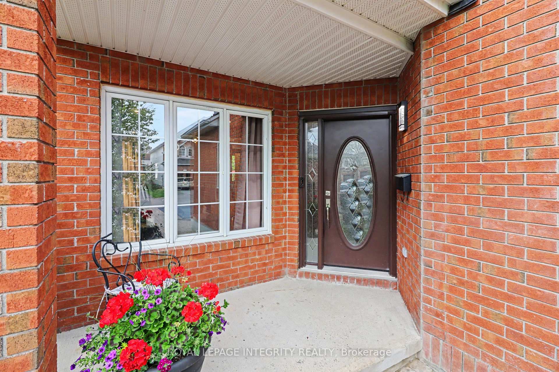 1549 Bonneville Crescent photo 4