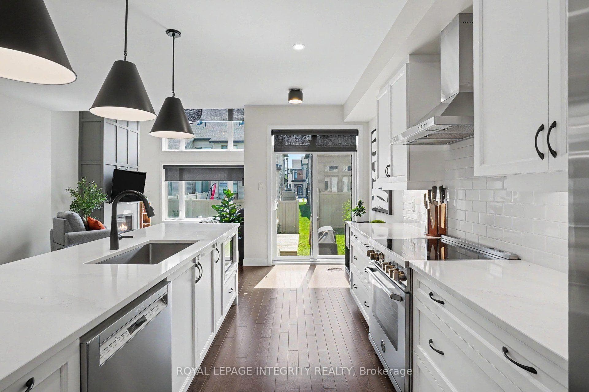 523 Triangle Street photo 12