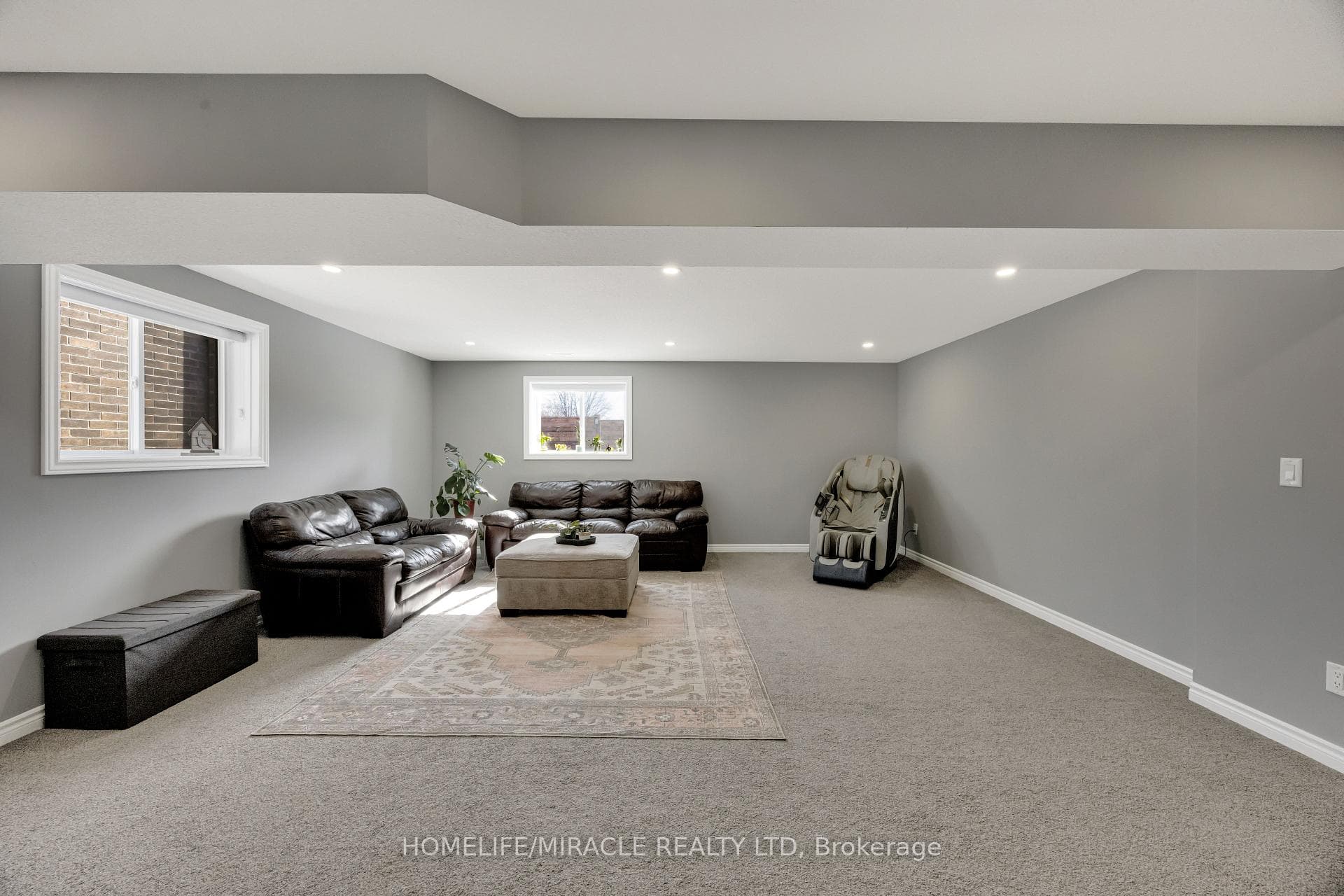 78 Matheson Crescent photo 32