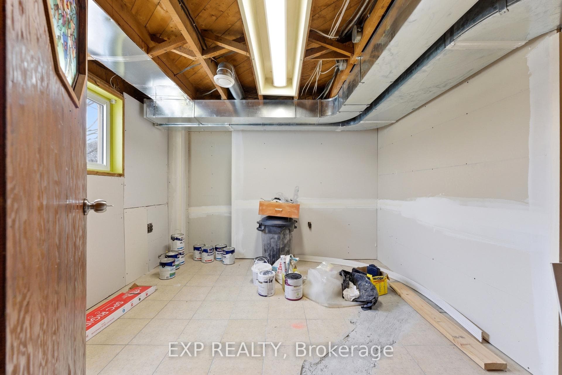 8 Reynolds Crescent photo 28