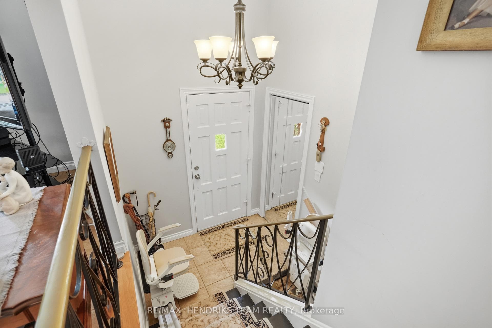 8 Tudor Gate Place photo 4
