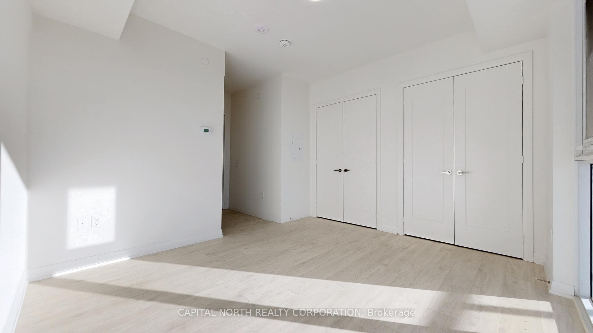 8960 Jane Street Unit 328 photo 20
