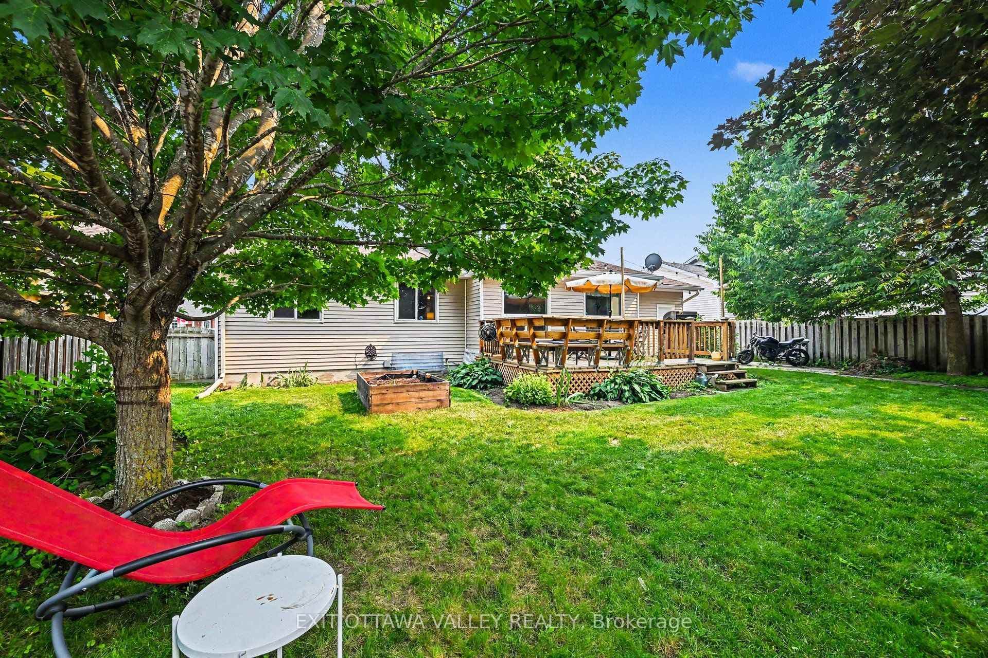 11 Maple Drive photo 15