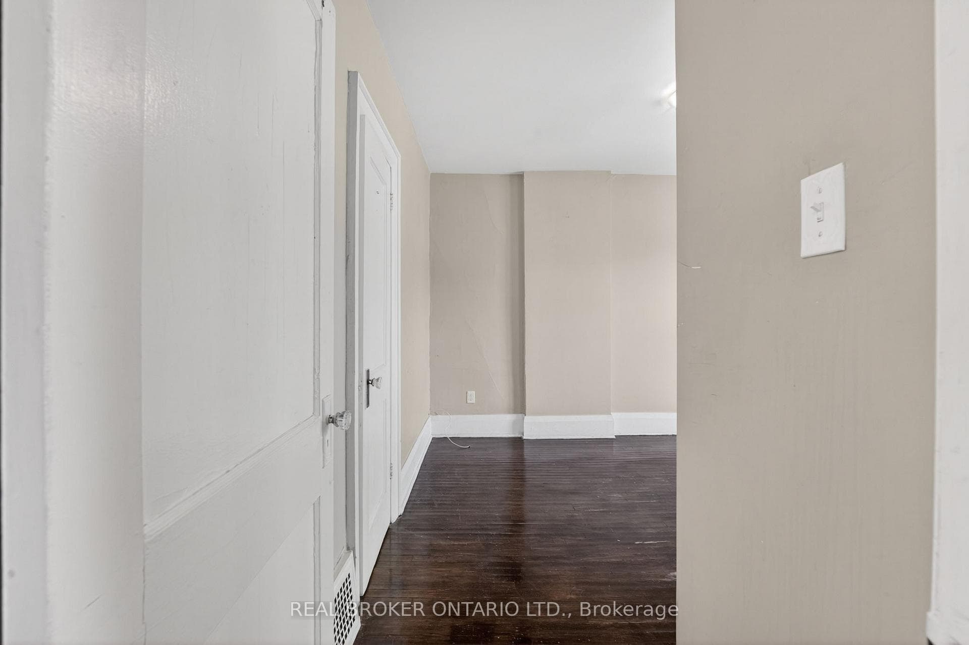 271 Manor Road photo 28