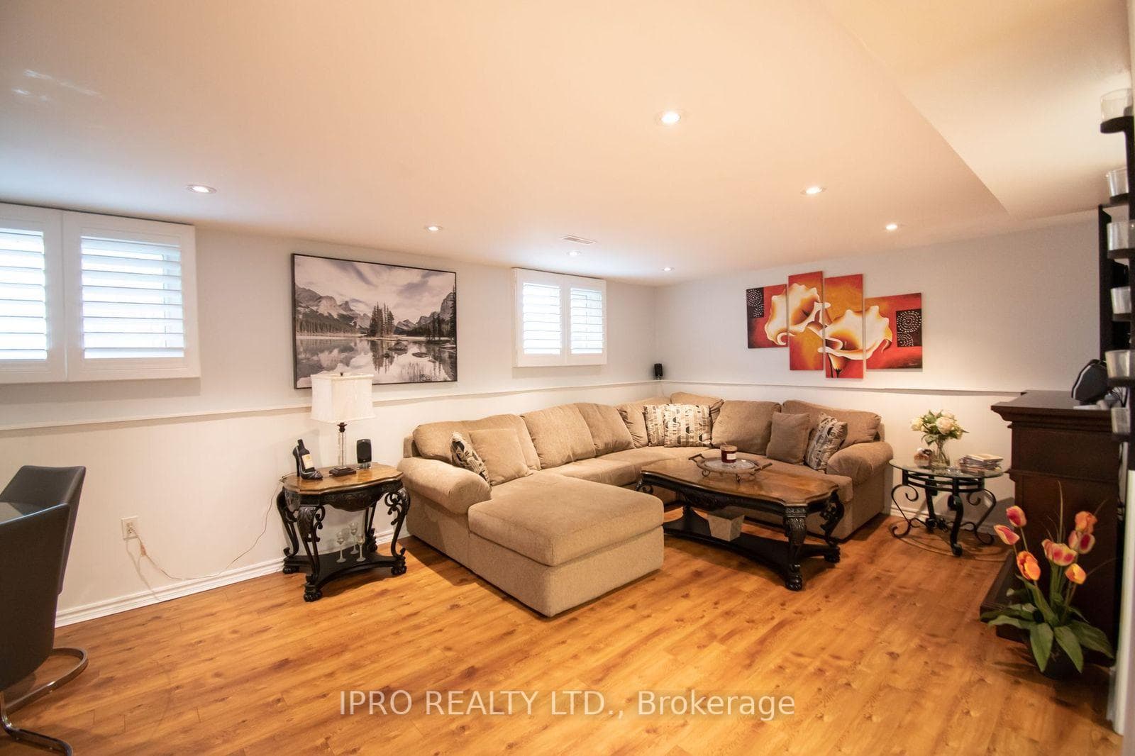 1033 Mississauga Valley Boulevard photo 32