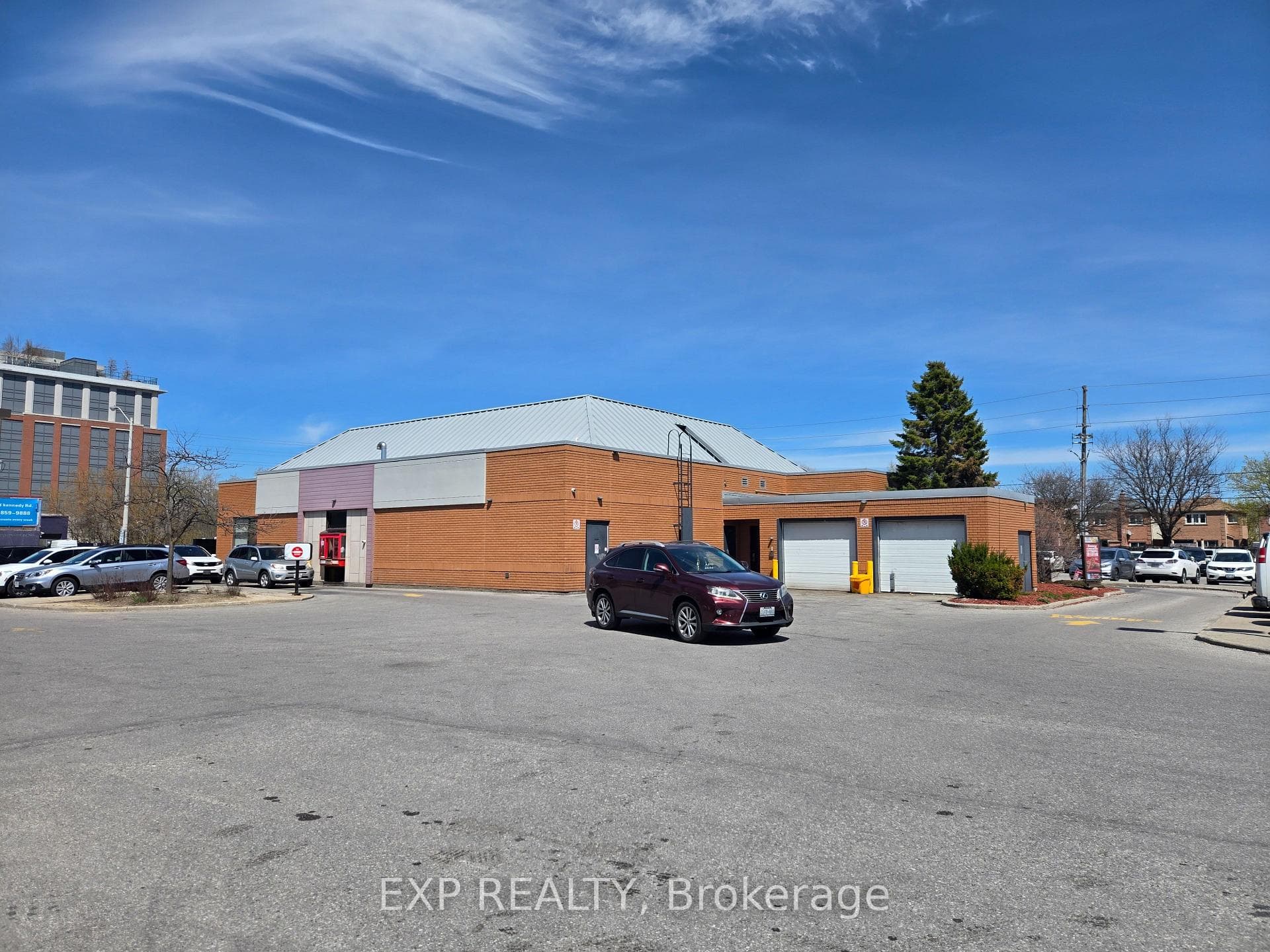 4779 Steeles Avenue Unit B10 photo 2