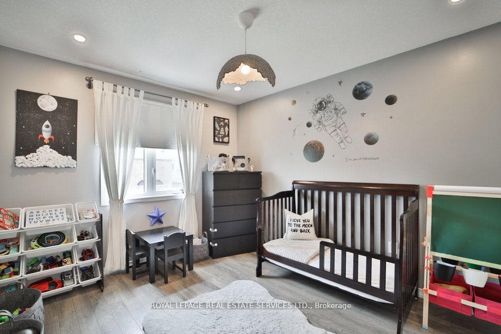 15 Mcallistar Drive photo 28