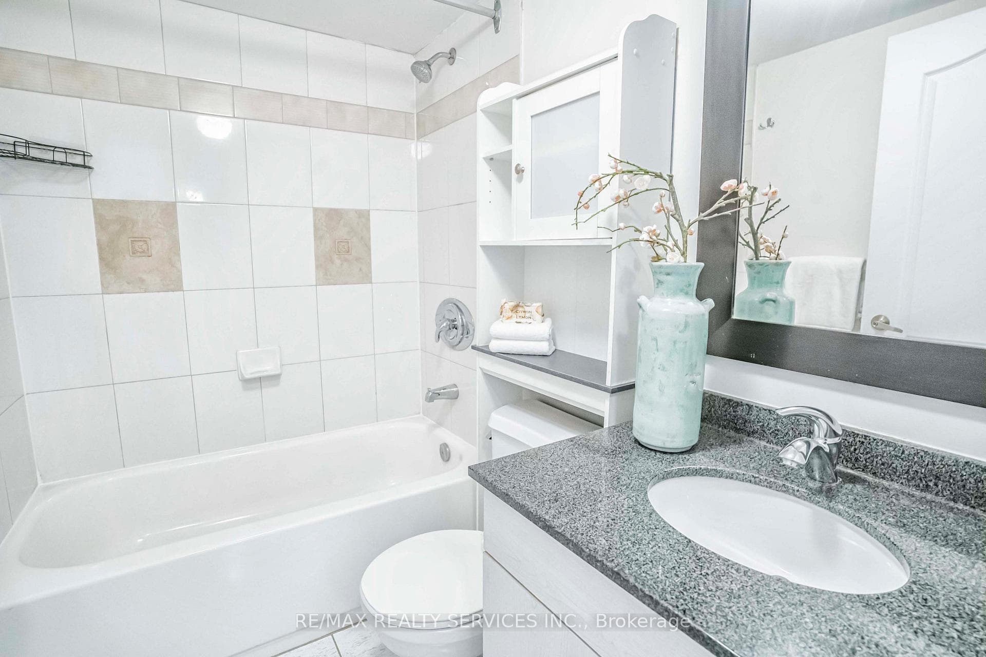 7405 Goreway Drive Unit 301 photo 31