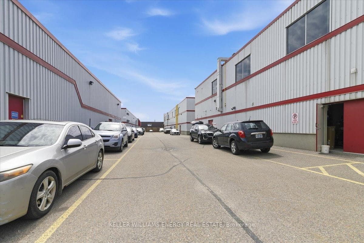 1143 Wentworth Street Unit 100 photo 17
