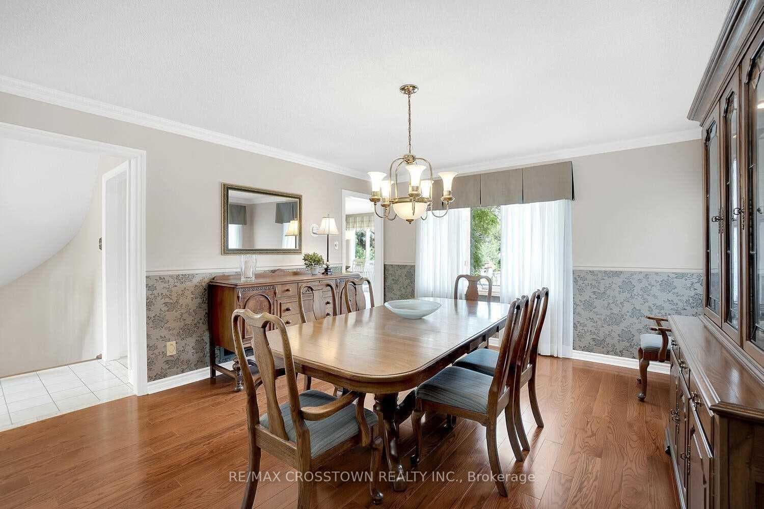 15 Dobson Court photo 9