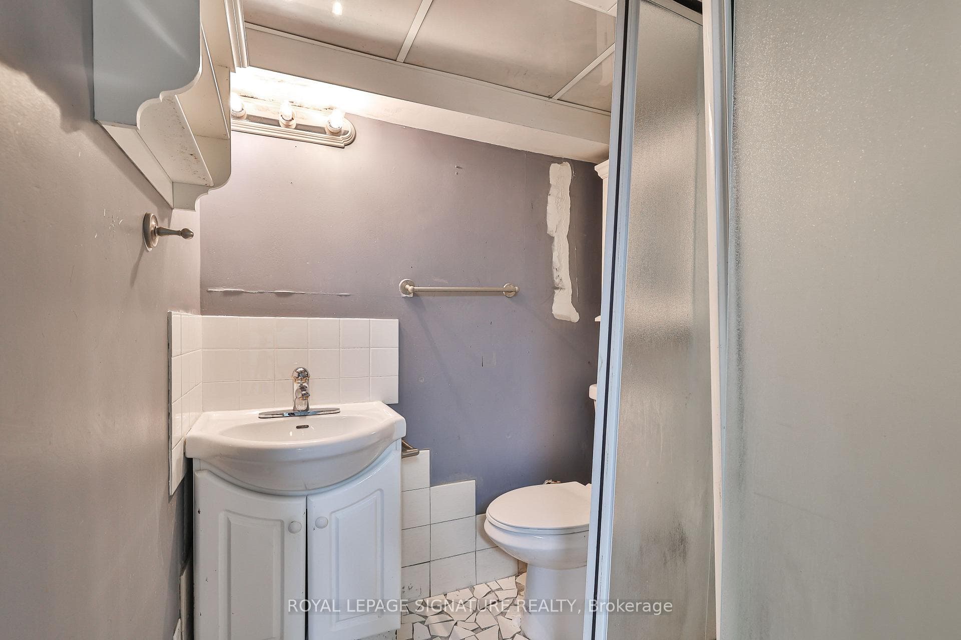 178 Angelene Street photo 38