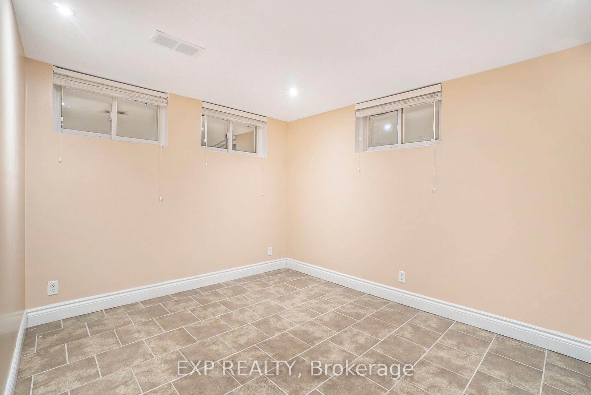2024 Othello Avenue photo 21