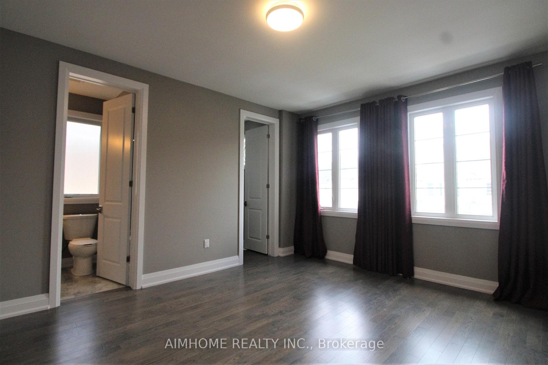 151 Bridgepointe Court photo 12
