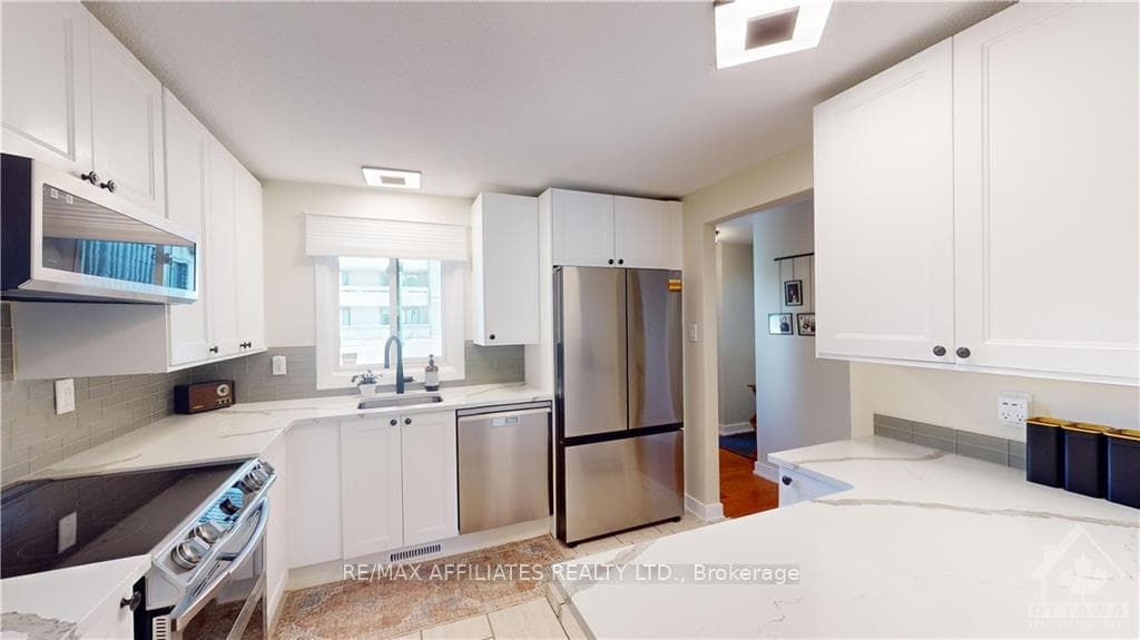 1089 AMBLESIDE Drive photo 11