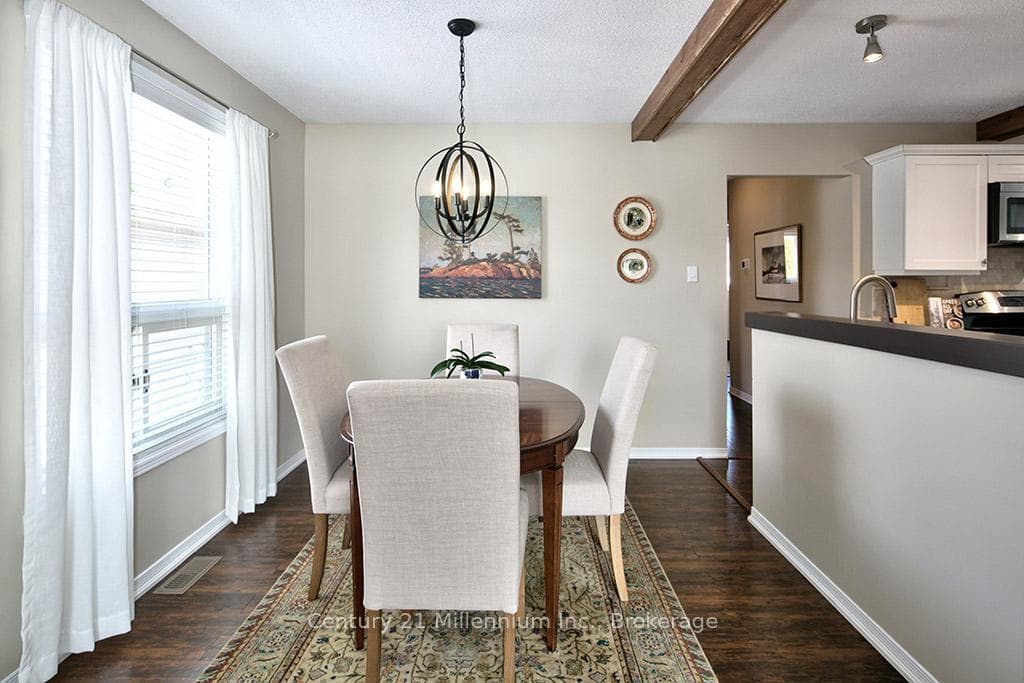 5 Reid Crescent photo 9
