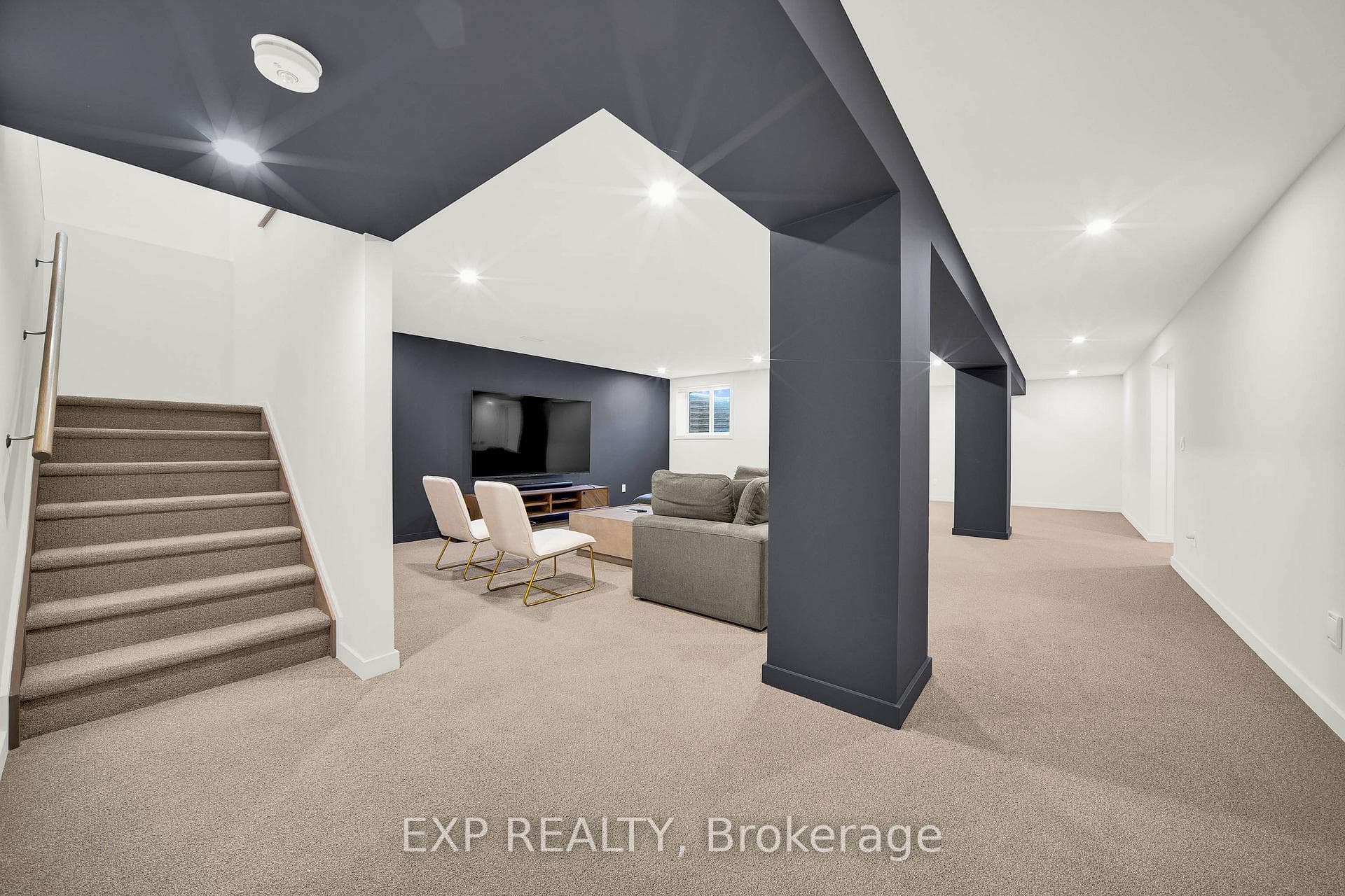 708 Wooler Place photo 24