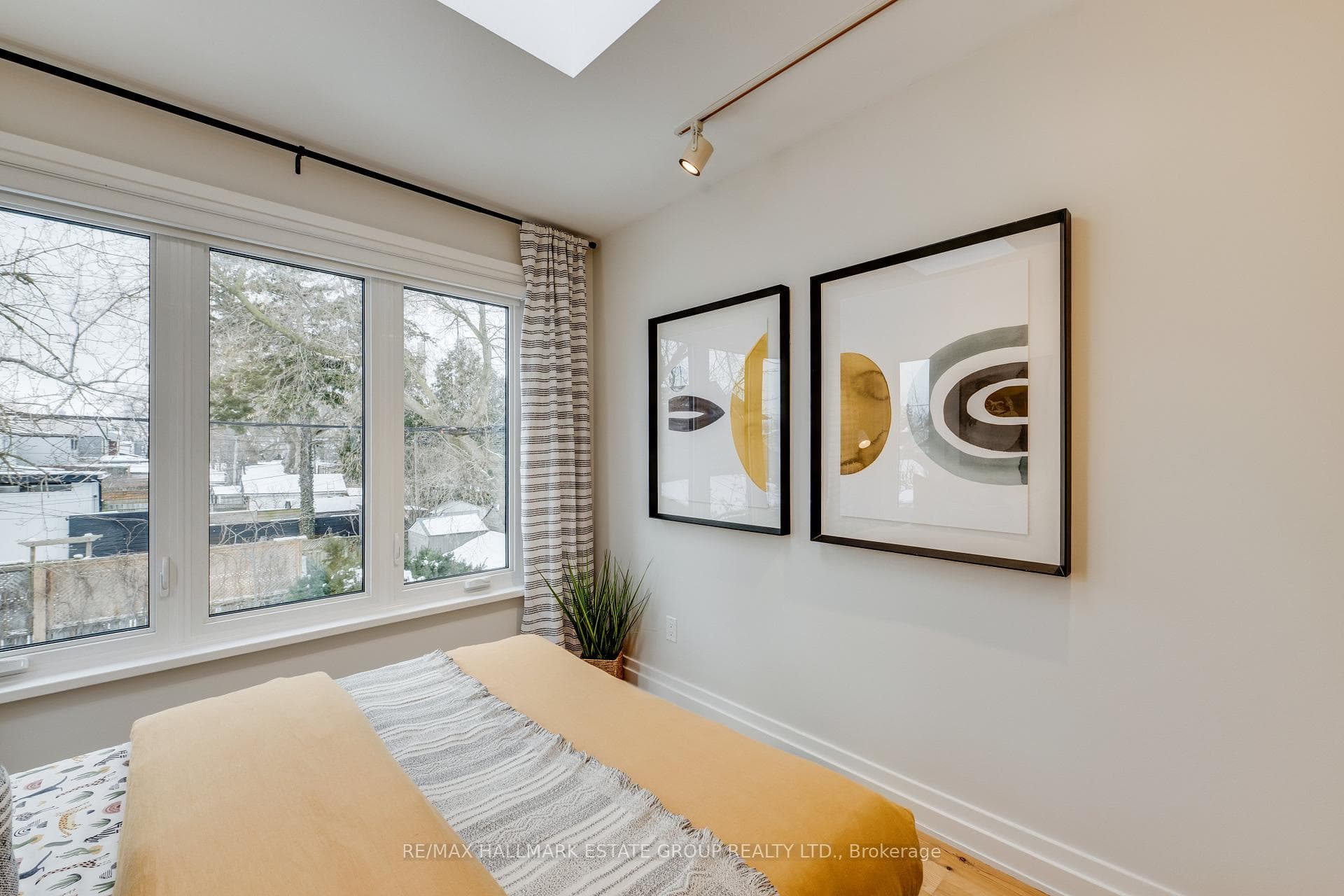 144 Glebemount Avenue photo 30
