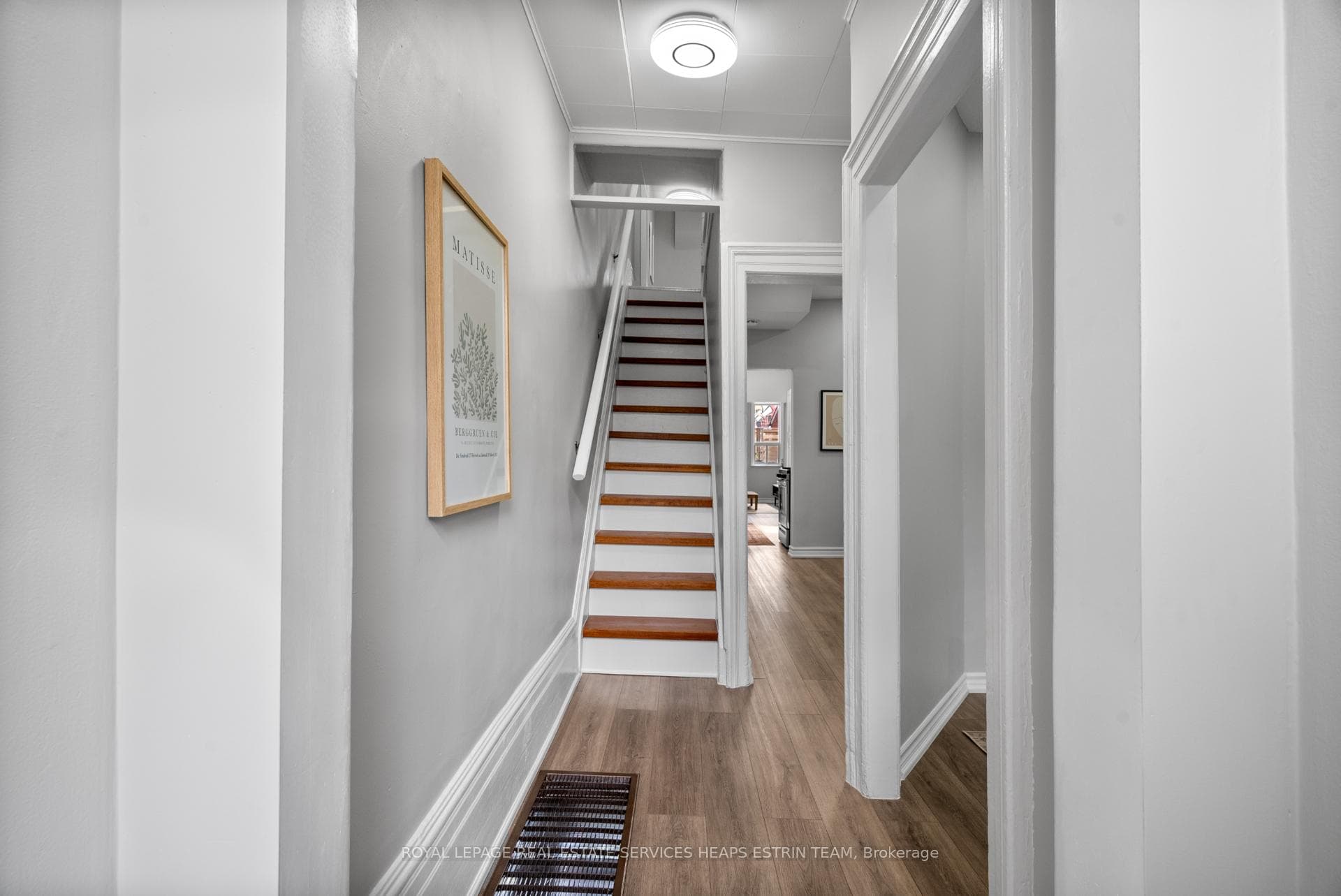 207 Dovercourt Road photo 3