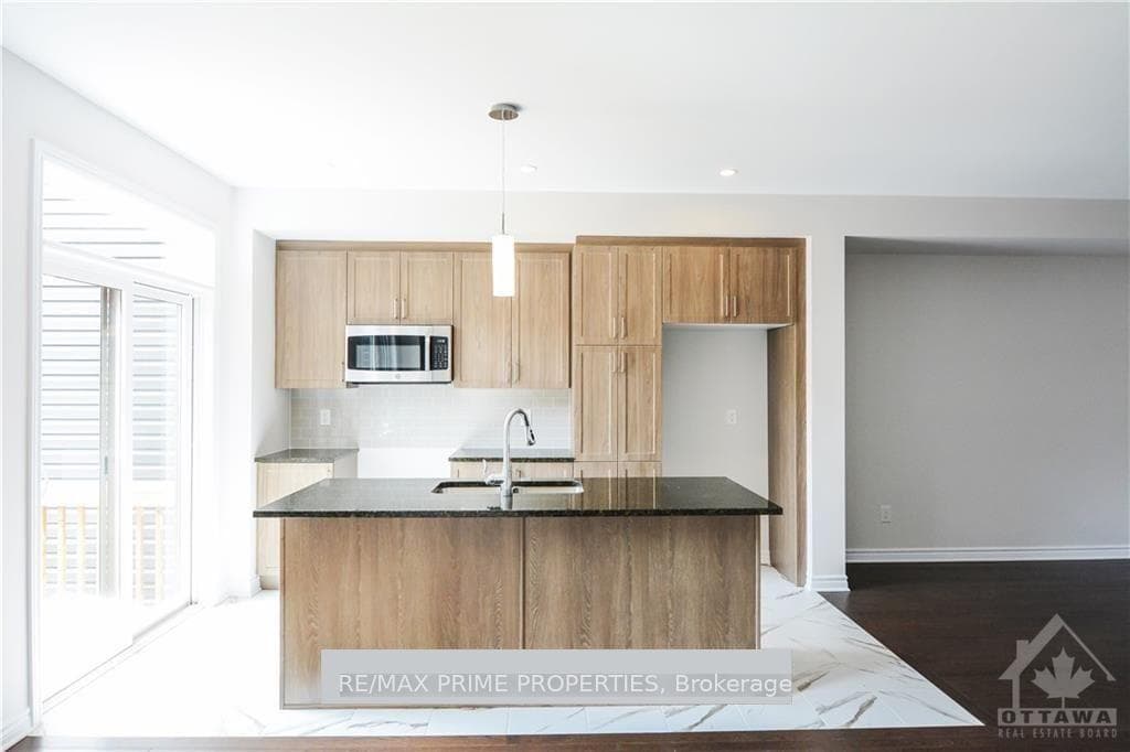 637 FISHER Street photo 7
