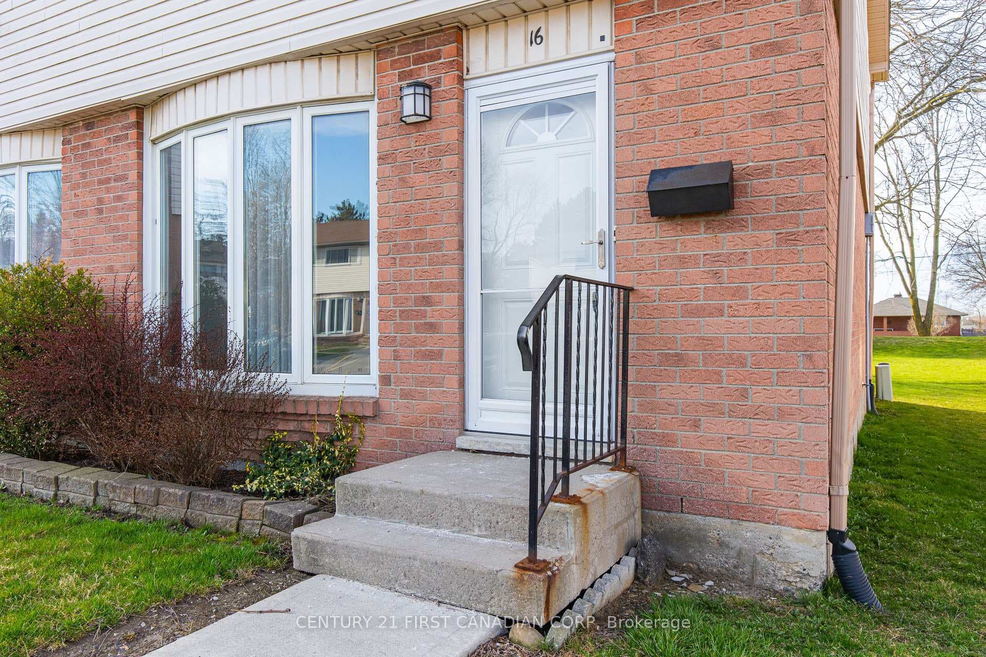 700 Exeter Road Unit 16 photo 3
