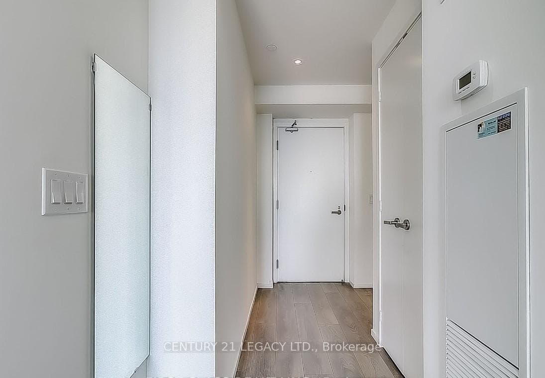 159 Dundas Street Unit 3604 photo 2
