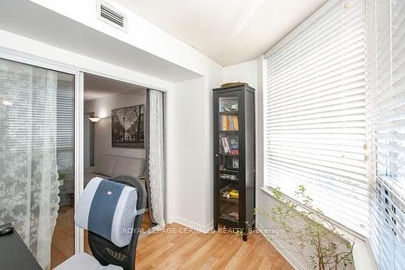 135 Hillcrest Avenue Unit 1605 photo 24