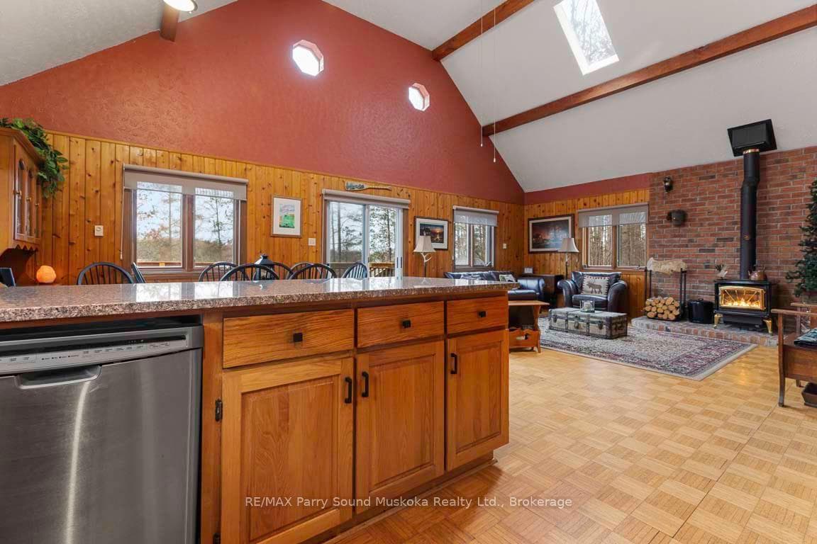 589 Centre Road photo 9