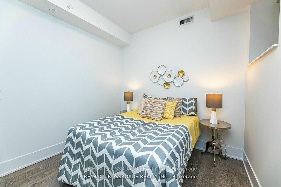 55 Merchants' Wharf Way Unit 531 photo 8
