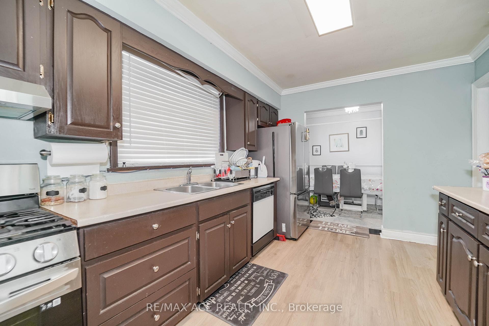 1425 Lakefield Street photo 22