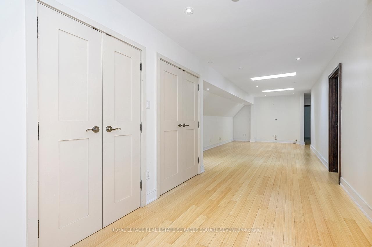 1547 Stavebank Road photo 26