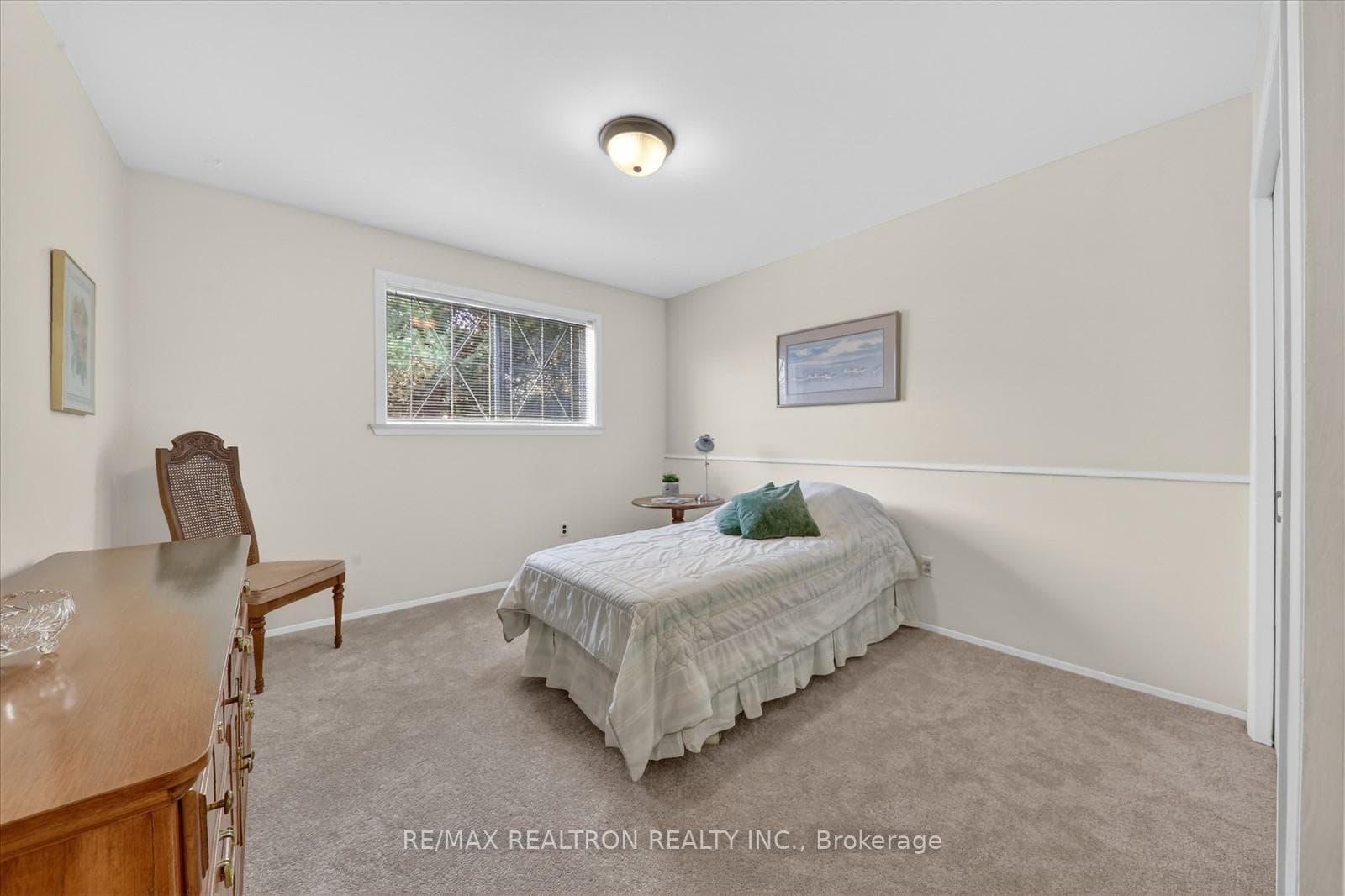144 Merkley Square photo 27