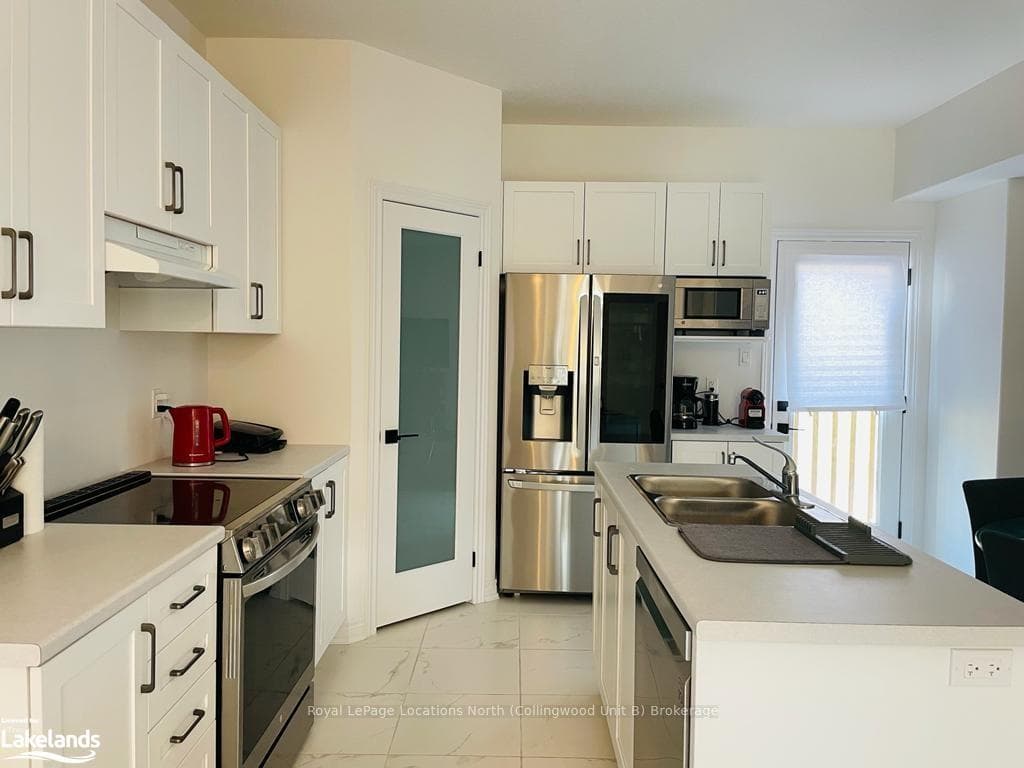111 PLEWES Drive photo 4