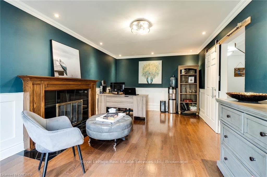 Family Room (currently used as an home office)