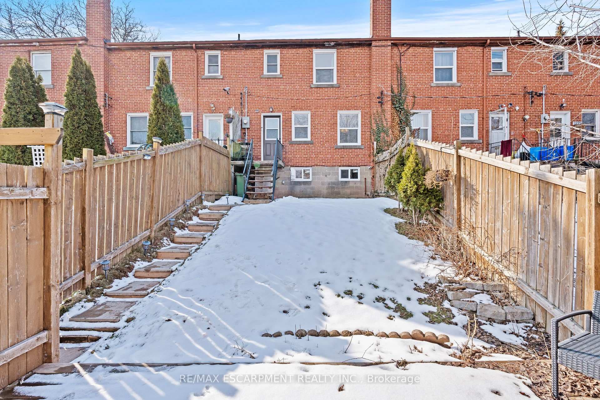 2279 King Street photo 26