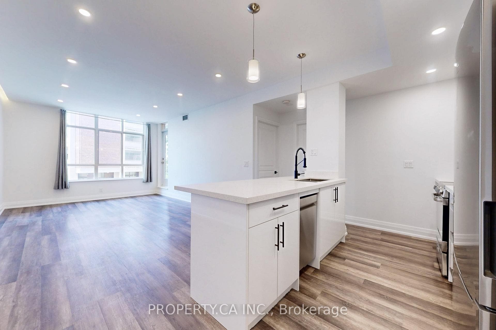 1 Deer Park Crescent Unit 202 photo 9